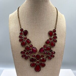 VTG Gold Tone Ruby Red Faceted  Burgundy Floral Cluster Statement Bib Necklace
